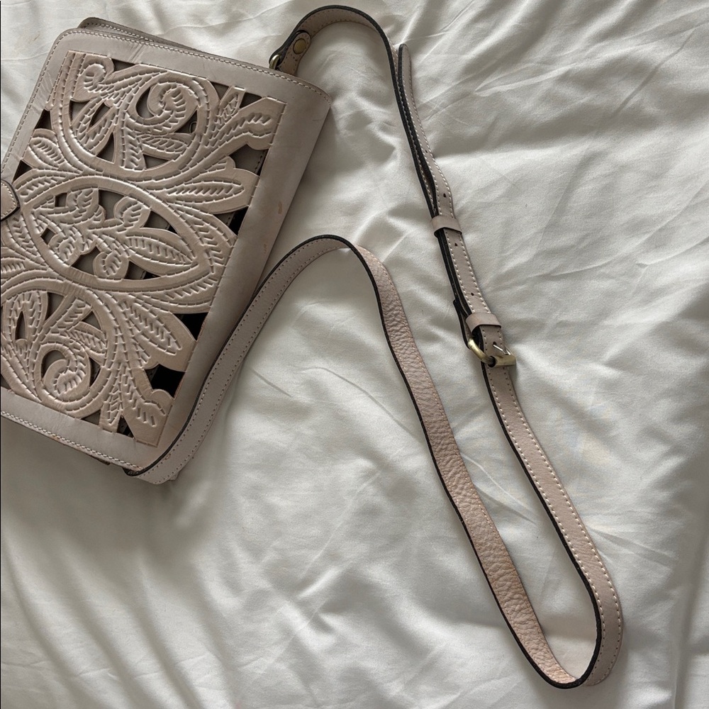 Patricia Nash Leather Salandra Flap Crossbody Natural White Cutout - Picture 8 of 12